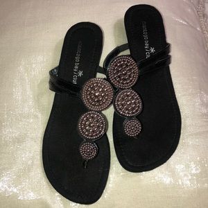 Black with Bronze details!